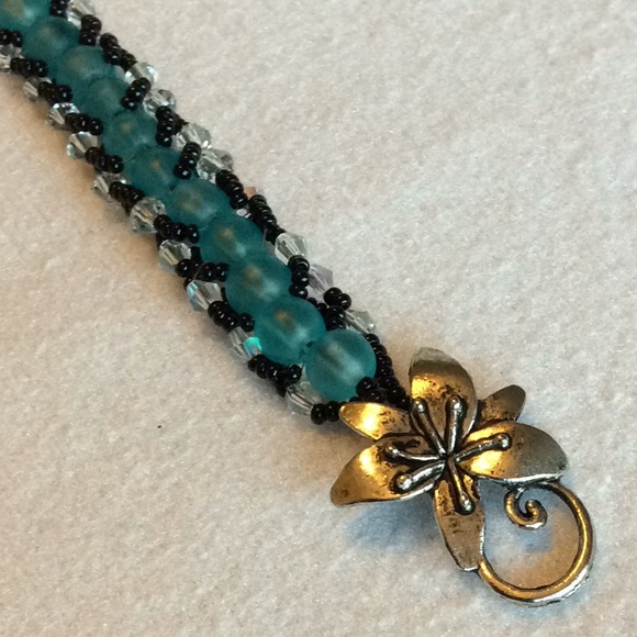 FINAL SALE PRICE CL Designs Handmade Beaded Flower Bracelet - Picture 2 of 3